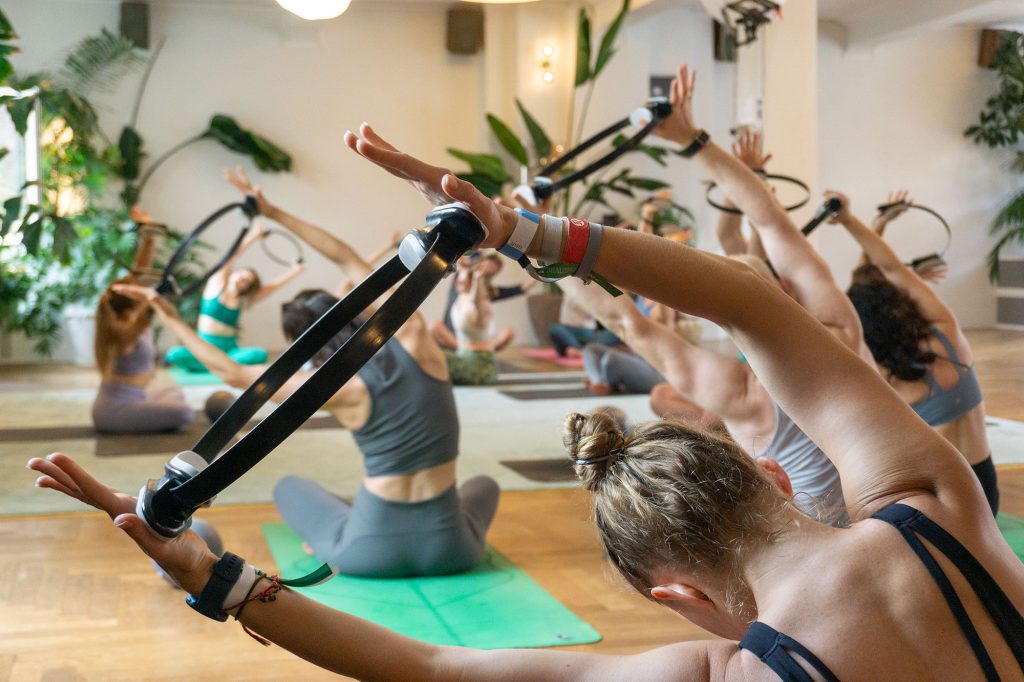 Pilates Zubehör bei yogafürdich kaufen: Pilatesringe und Pilatesbälle